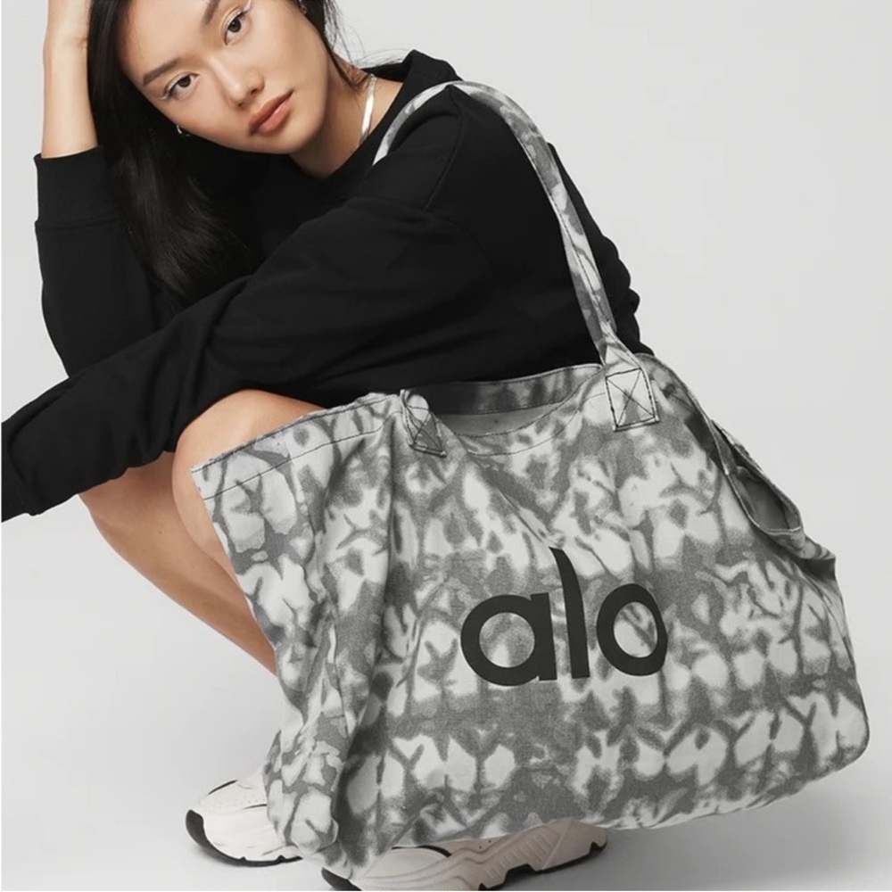 ALO Yoga Shopper Tote - Grey Tiedye